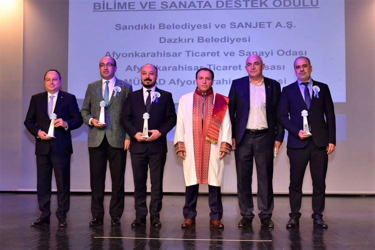 Afyon Kocatepe Üniversitesi’nden Başkan Çöl’e Ödül