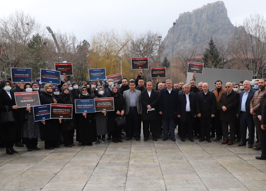 Satılmış: “Başörtüleri açılmaya zorlanmıştır”