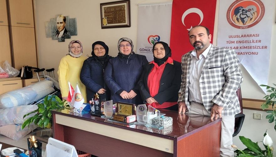 Ferda Ertürk ve ekibinden Gönül Dostları’na ziyaret