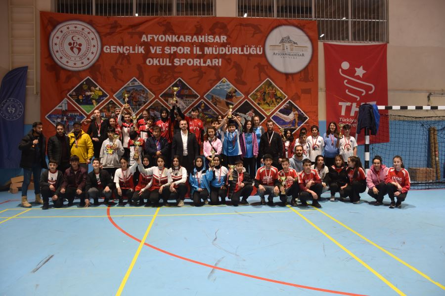 Floor Curling Yıldızları ödül ve madalyaları sahiplerini buldu