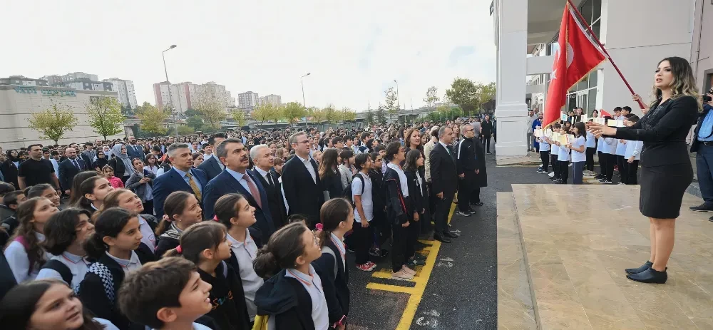 MEB kararıyla okullarda bugün Filistin için saygı duruşu