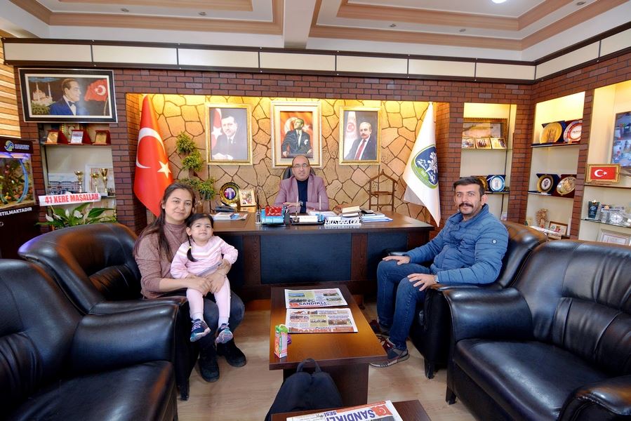 Azra Bebek ve ailesinden Başkan Çöl’e ziyaret