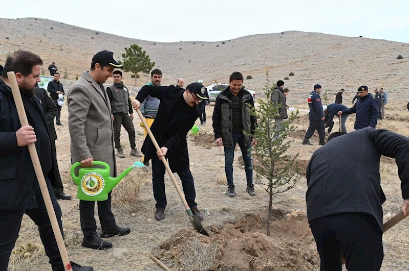 Geleceğe Nefes: Emirdağ’da Fidanlar Toprakla Buluştu