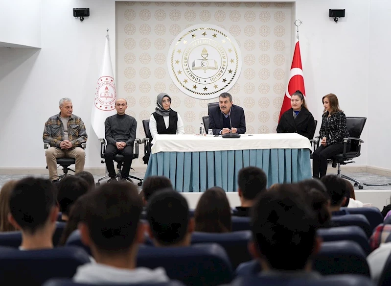 Millî Eğitim Bakanı Yusuf Tekin, Sivas Selçuk Anadolu Lisesi Heyetini Ağırladı