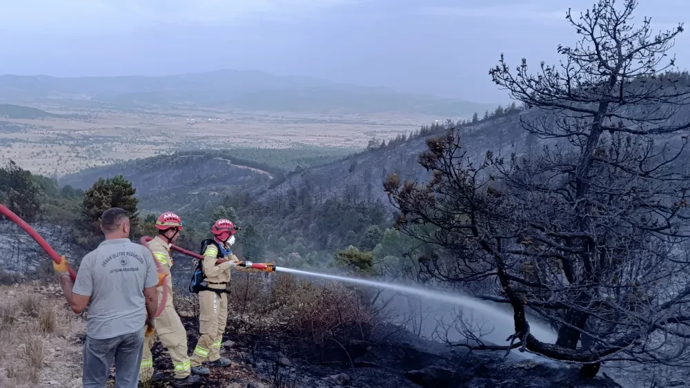 AKUT Afyonkarahisar Ekibi, Orman Yangınlarıyla Mücadelede En Ön Safta