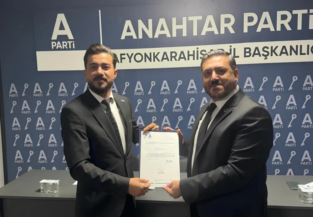 Ahmet Postal, Anahtar Parti Bolvadin İlçe Başkanı Olarak Mazbatasını Aldı